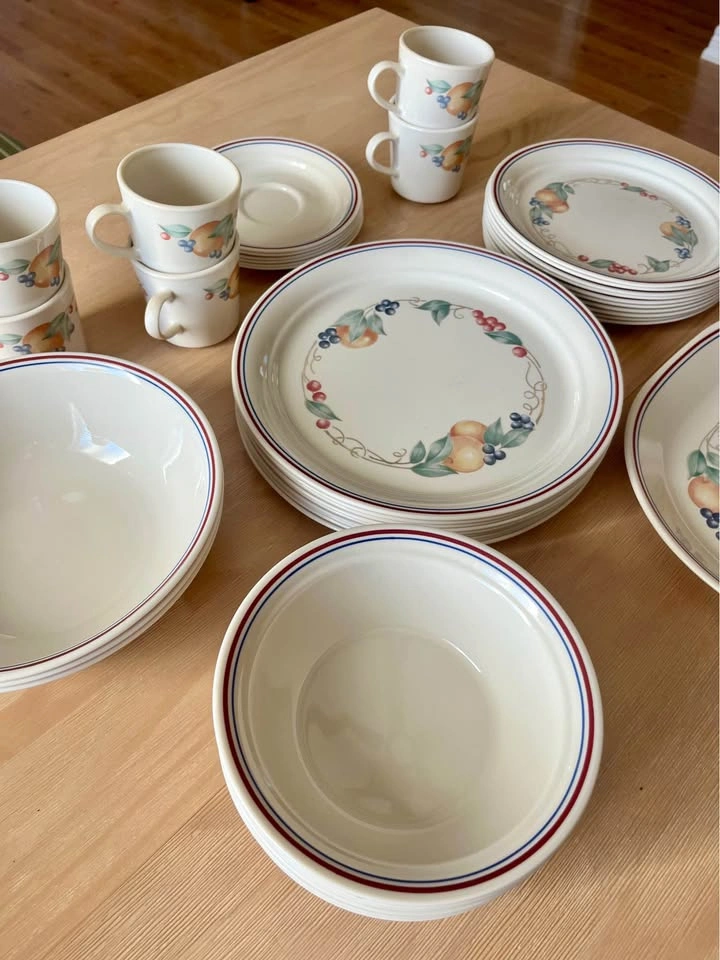 42-Pc Vintage 90s Corelle Abundance Dinnerware Set - photo 3