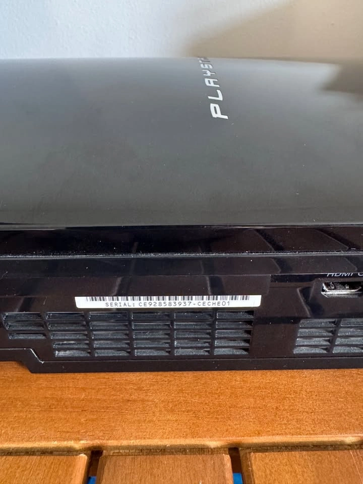 PS3 Fat CECHE01 80GB – Backwards Compatible PS2 – Original Motor - photo 2