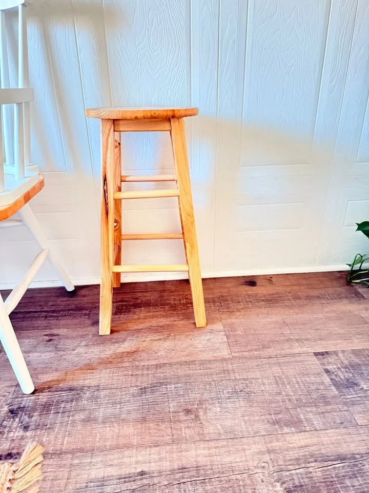 Casual Relaxed Vintage Wood Spindle Back Bench image indicator(3)