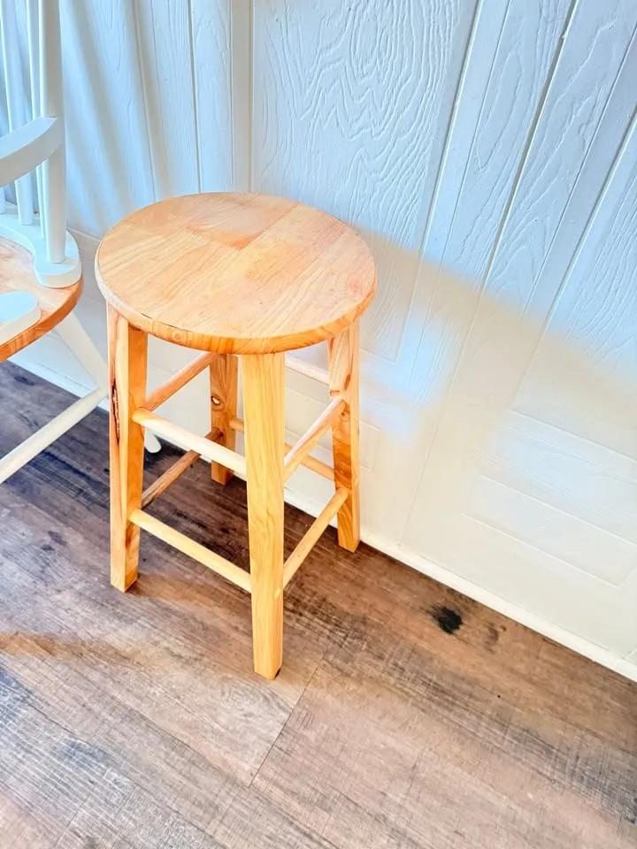 Casual Relaxed Vintage Wood Spindle Back Bench image indicator(5)