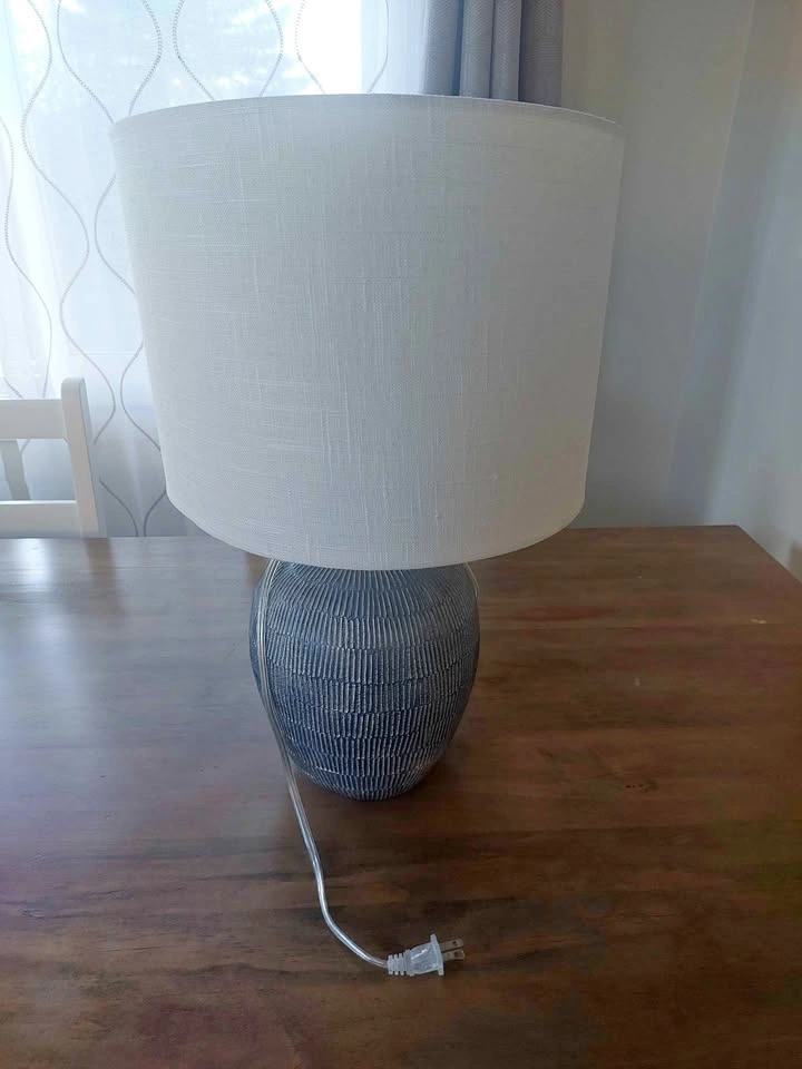 Table lamp