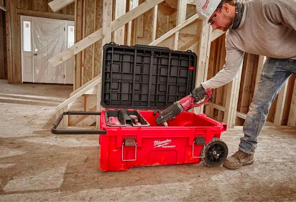 Milwaukee PACKOUT Rolling Tool Chest - photo 3