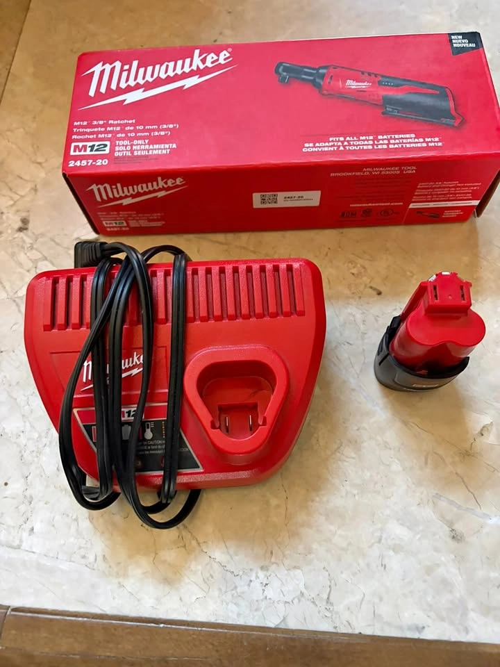 Brand New Milwaukee M12 Cordless 3/8 Ratchet 2457-20 Kit
