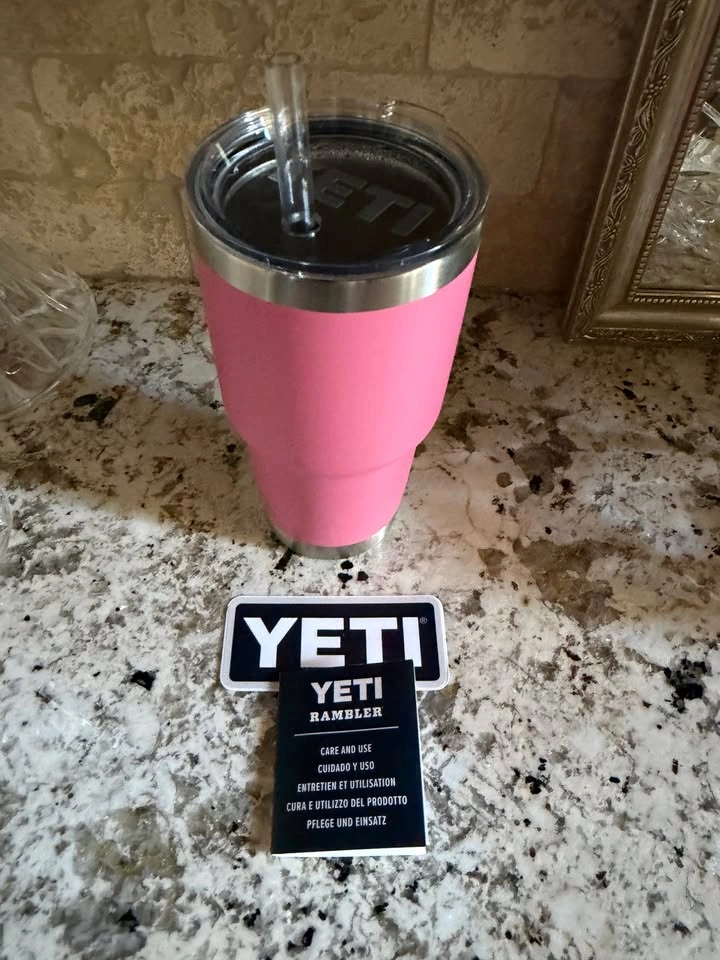 Like New Yeti Rambler 887 ml | 30 oz Limited Edition Harbour Pin - photo 2