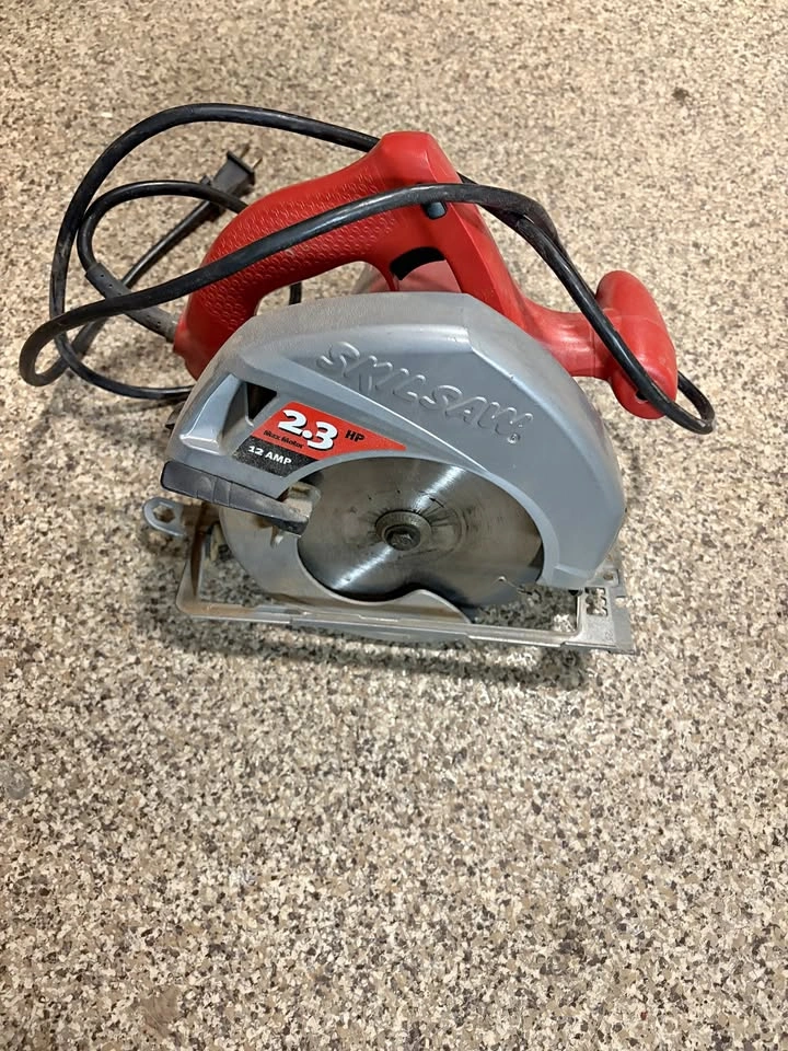 Corded 120 V Circular Skill Saw