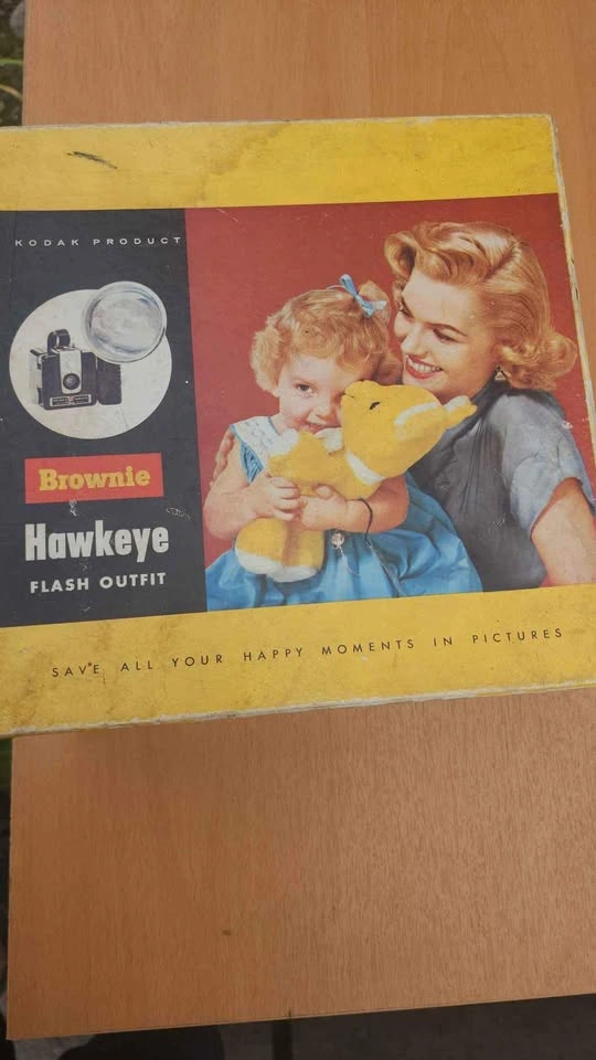 Kodak Brownine Hawkeye Flash Outfit