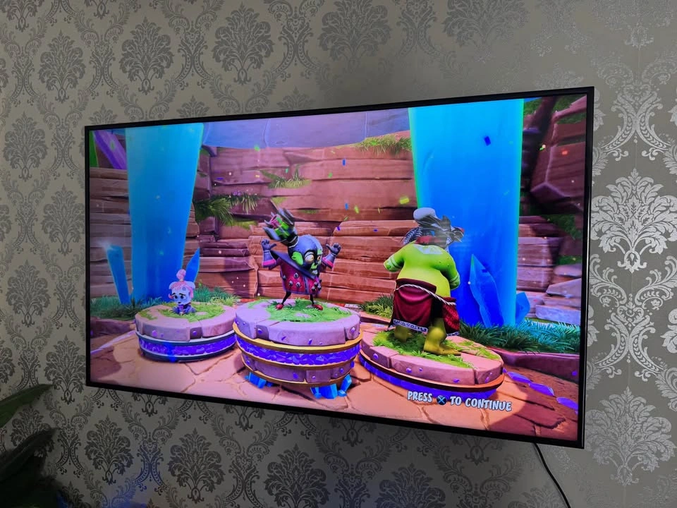 55” Samsung UN55NU6900 4K UHD Smart TV - photo 2