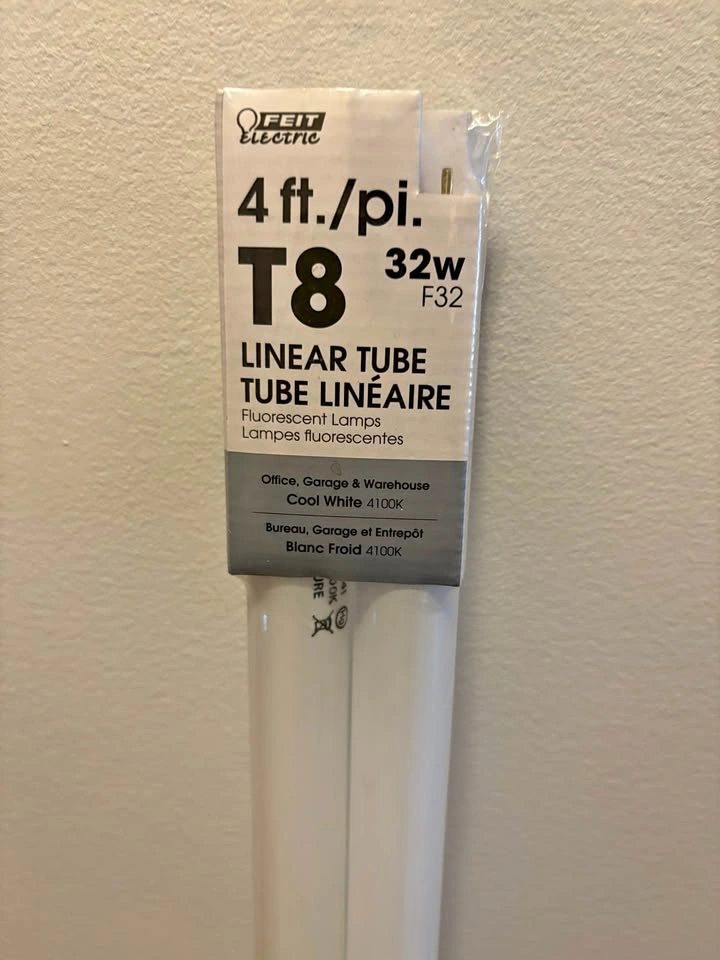 NEW 2 pack 4 ft. T8 32w Linear Tube Fluorescent Lamp