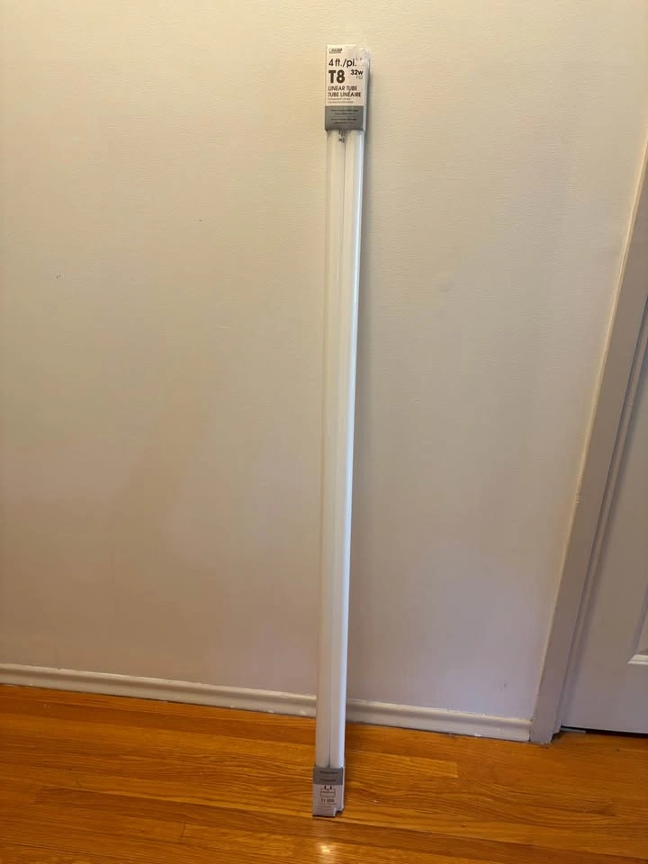 NEW 2 pack 4 ft. T8 32w Linear Tube Fluorescent Lamp - photo 2