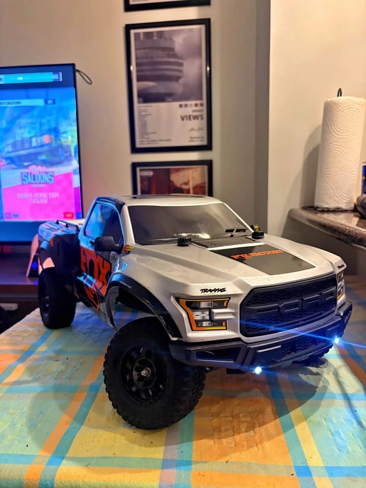 RC Traxxas Ford F-150 Raptor Truck – Upgraded + Battery & Charge