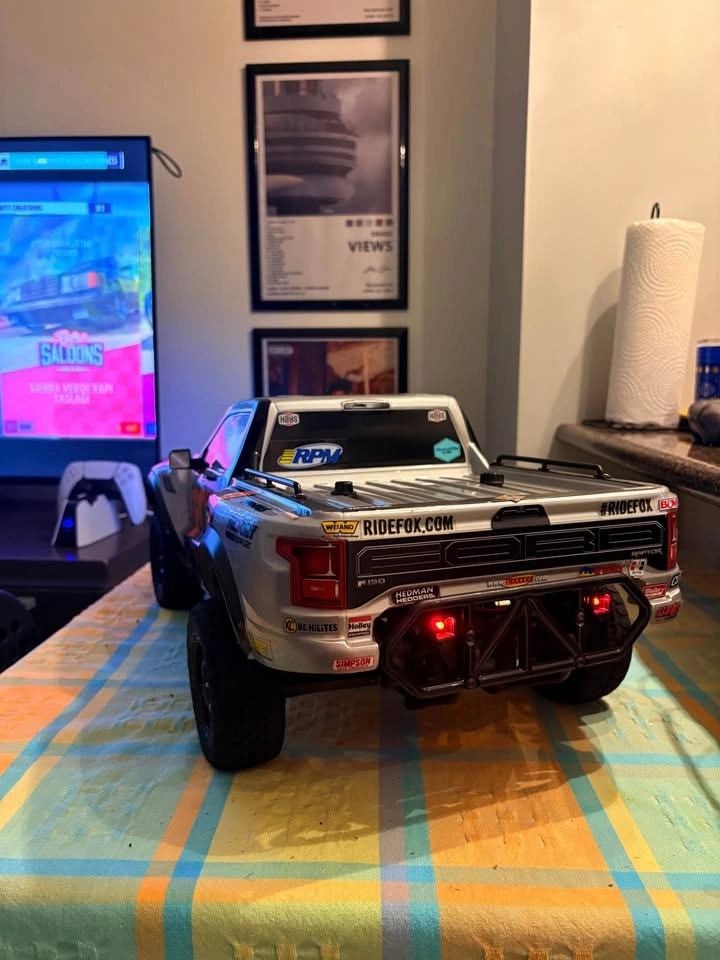 RC Traxxas Ford F-150 Raptor Truck – Upgraded + Battery & Charge - photo 4