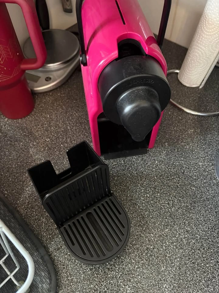 Nespresso Inissia Espresso Machine - photo 4