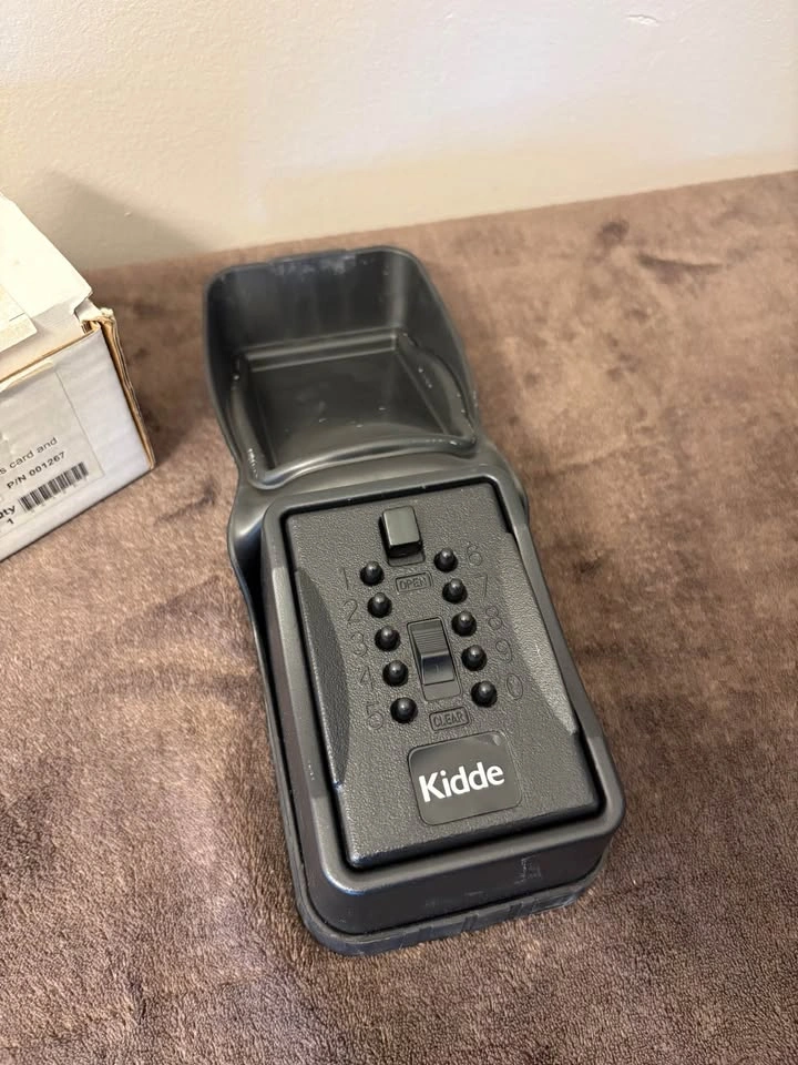 Kidde KeySafe Pro Pushbutton Combination KeyBox - photo 2