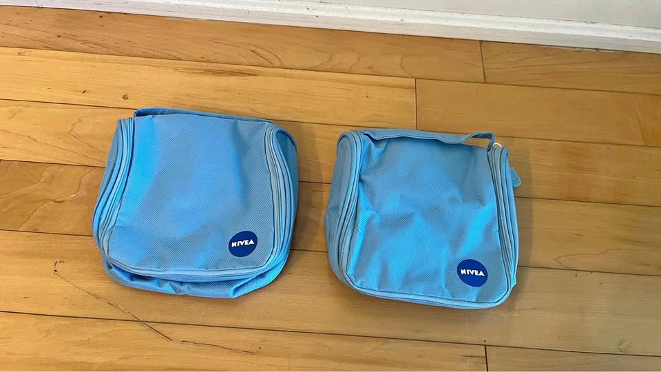 Set of 2 pouches