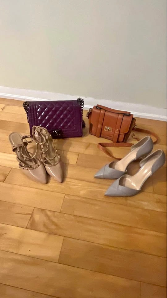 Set of two bags and two heels size 9