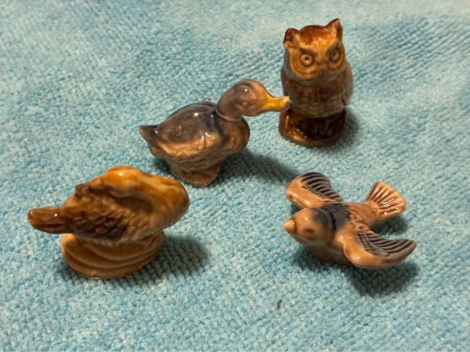 Vintage Wade Whimsies Red Rose Tea Figurines-Large Lot of 32 - photo 4