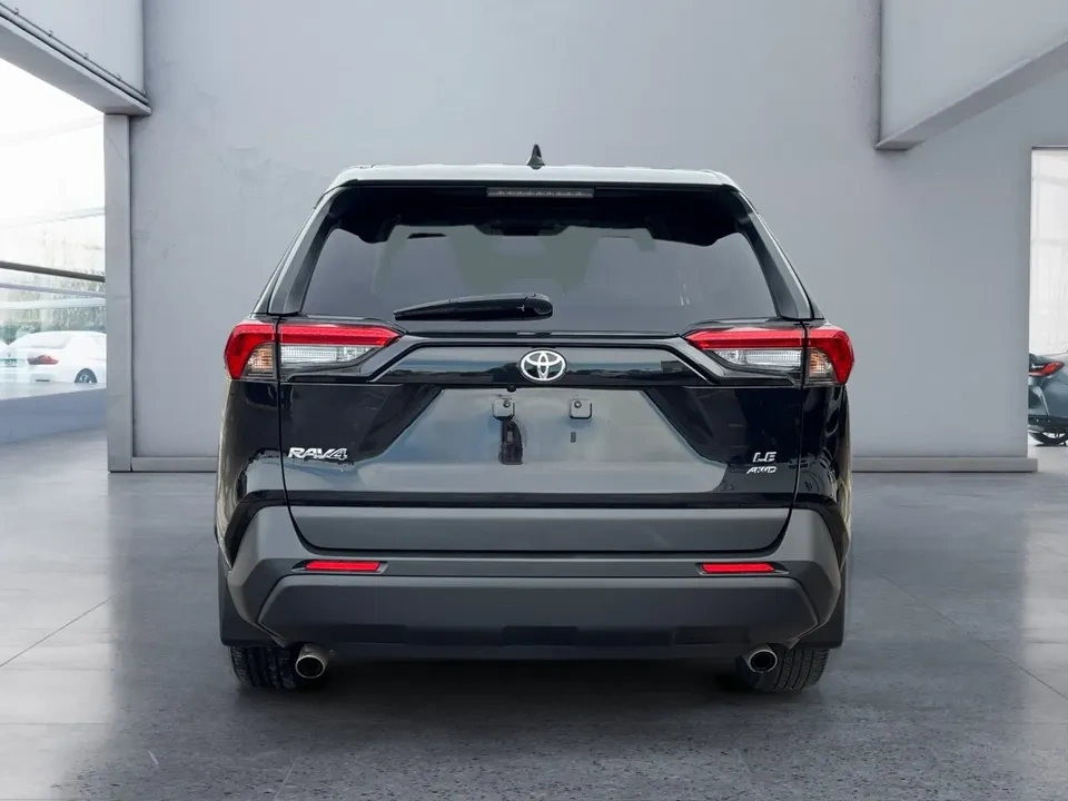 2025 Toyota RAV4 LE AWD - photo 5