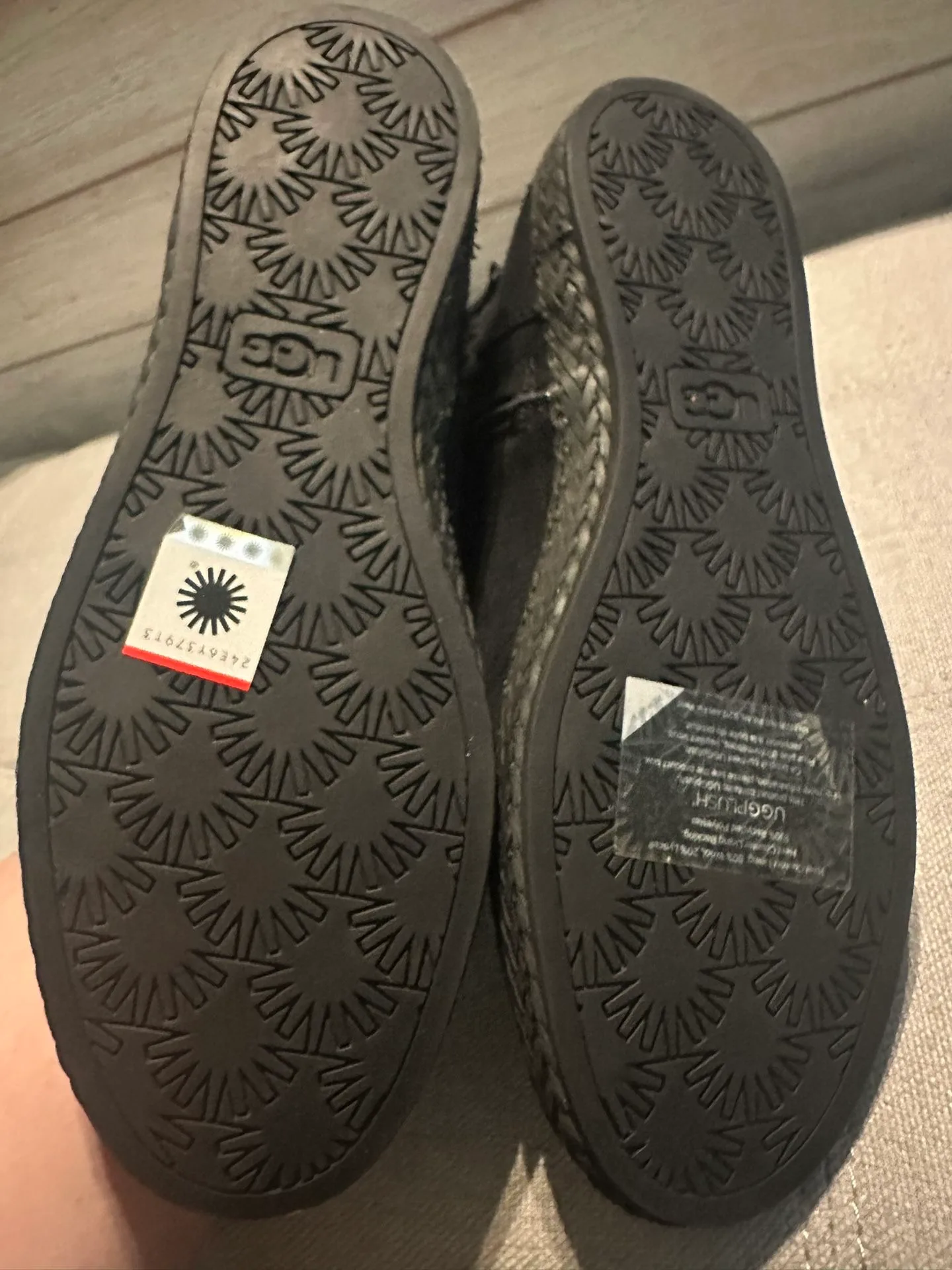 Ugg Boots image indicator(3)