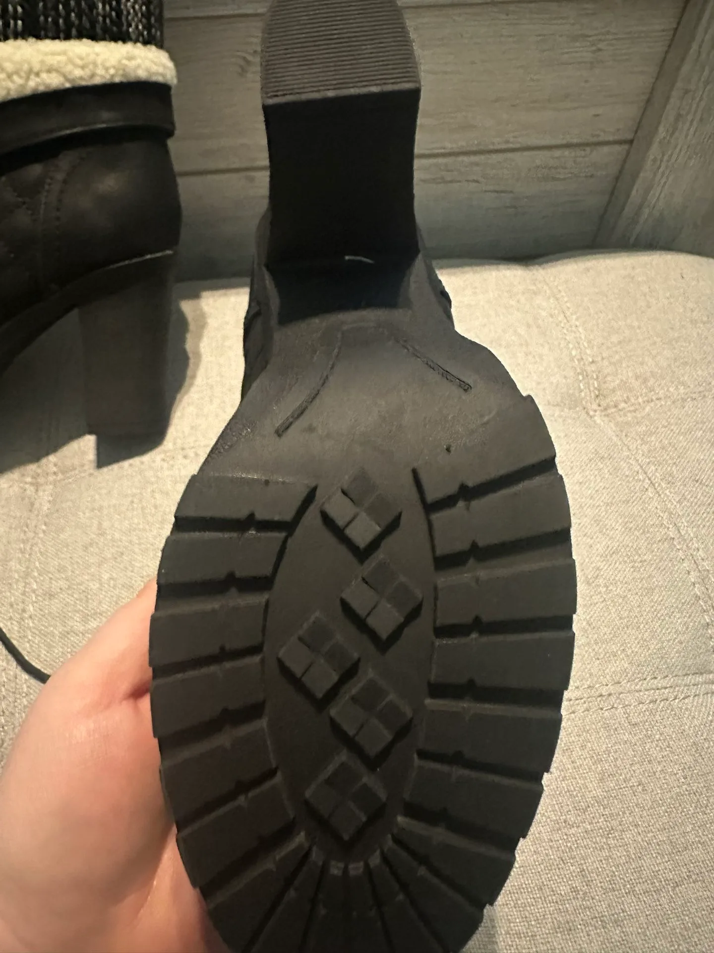 Woman’s Boots image indicator(2)