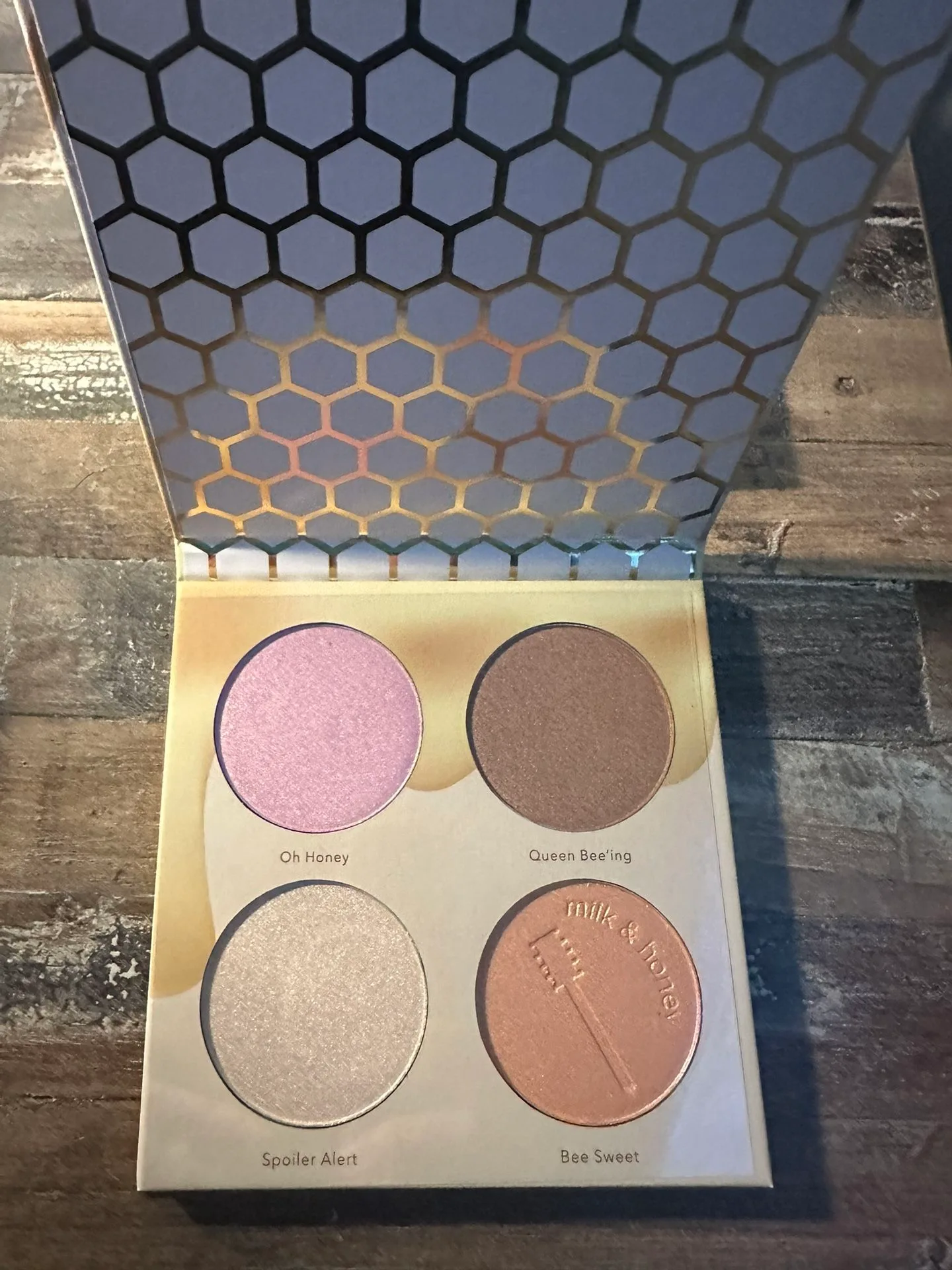 Beauty Bakerie Highlighter Pallet thumbnail