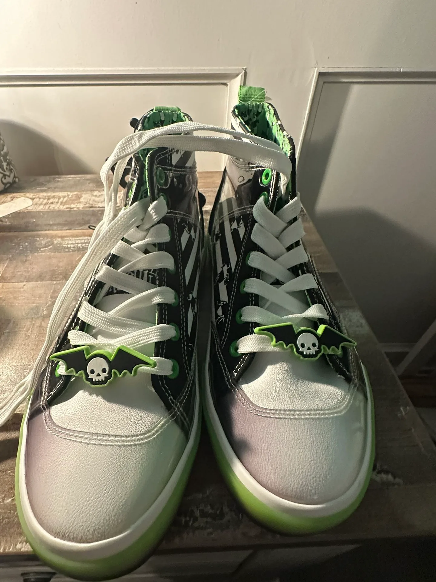 Beetle Juice Shoes image indicator(2)