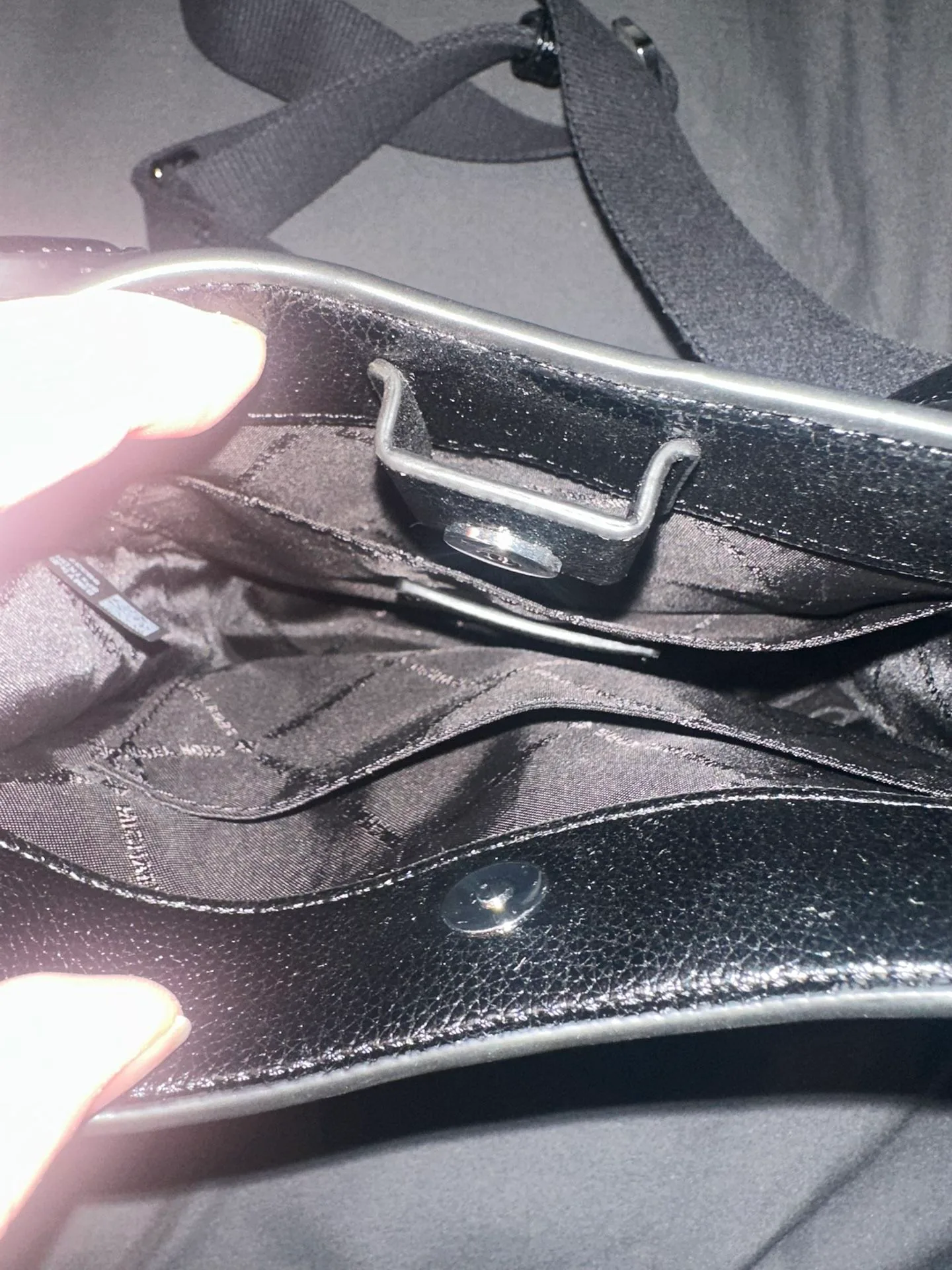 Micheal Kors Purse image indicator(2)