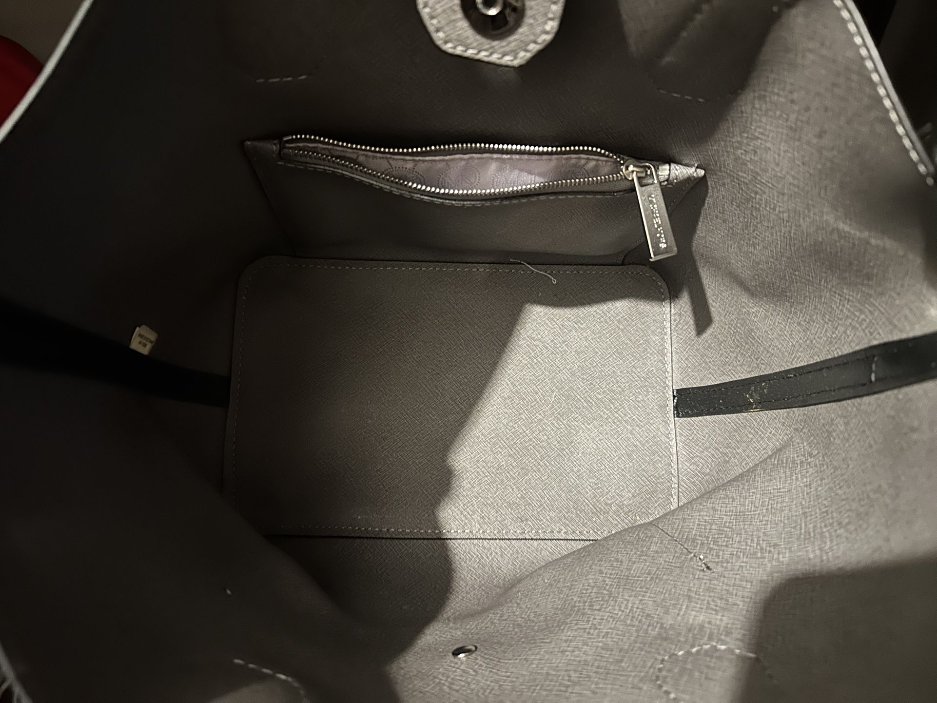 Micheal kors Purse - photo 4