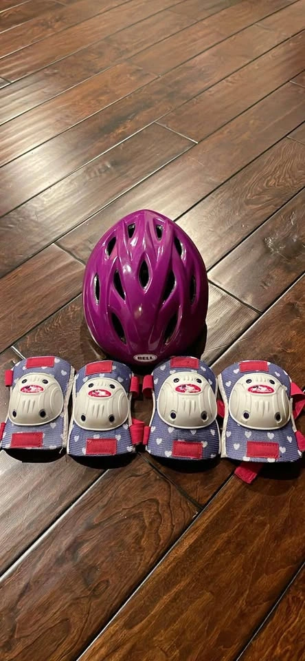 Bell Child Bike Helmet and Protective Pads 3-5y