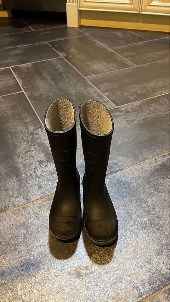 George Black Rain Boots kids size 11 - photo 3