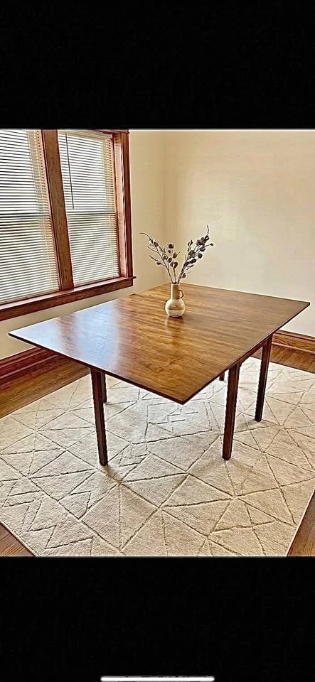 Kittinger Solid Mahogany Colonial Williamsburg CW33 Table