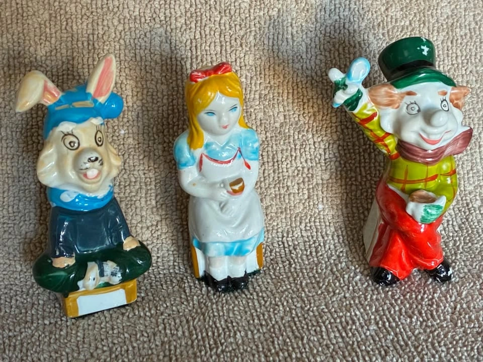 Vintage Hand-Painted Ceramic Alice In Wonderland Figurines - Set - photo 2