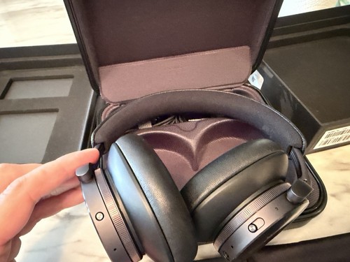Bang & Olufsen - Beoplay H95 Premium Wireless ANC Headphones - photo 5