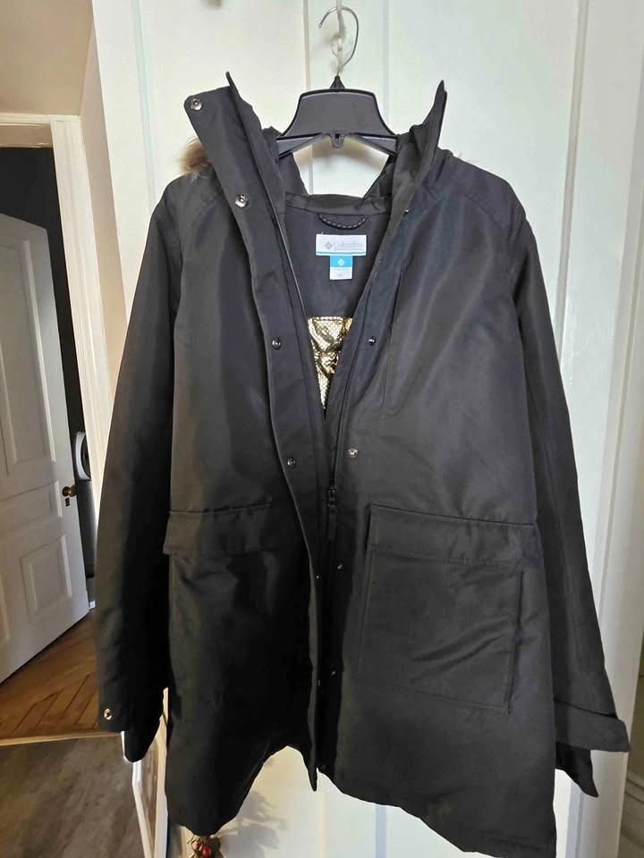 Columbia Women's Little Si Parka – Black- excellent condition-XL