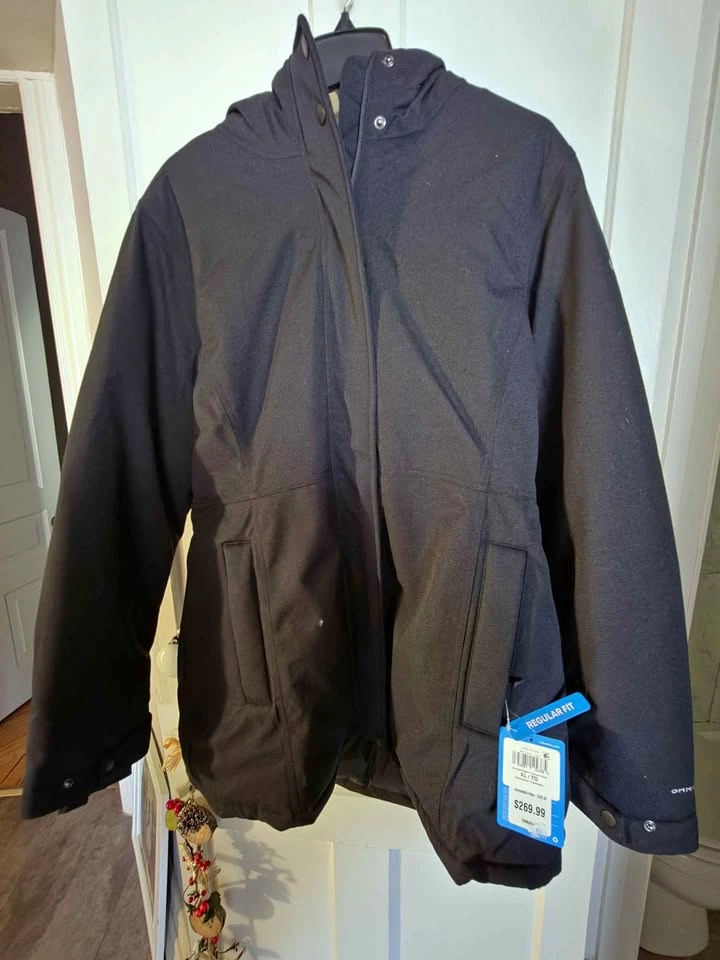 Columbia Women’s Insulated Jacket – XL – Black