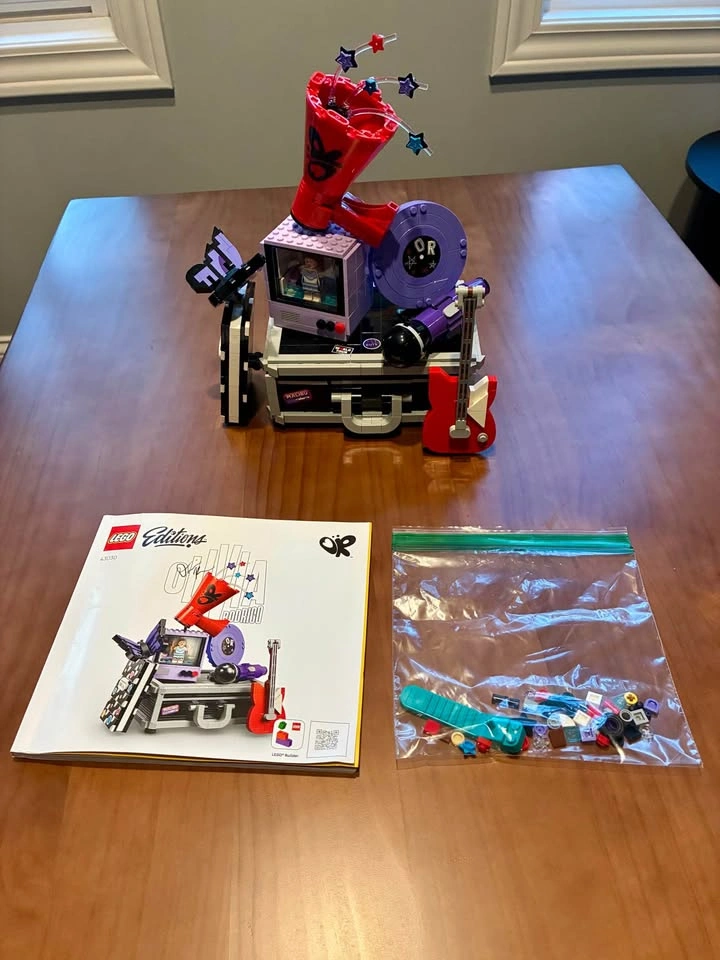 LEGO Olivia Rodrigo’s Secret Storage 43030 – Complete w/ Box & I - photo 4