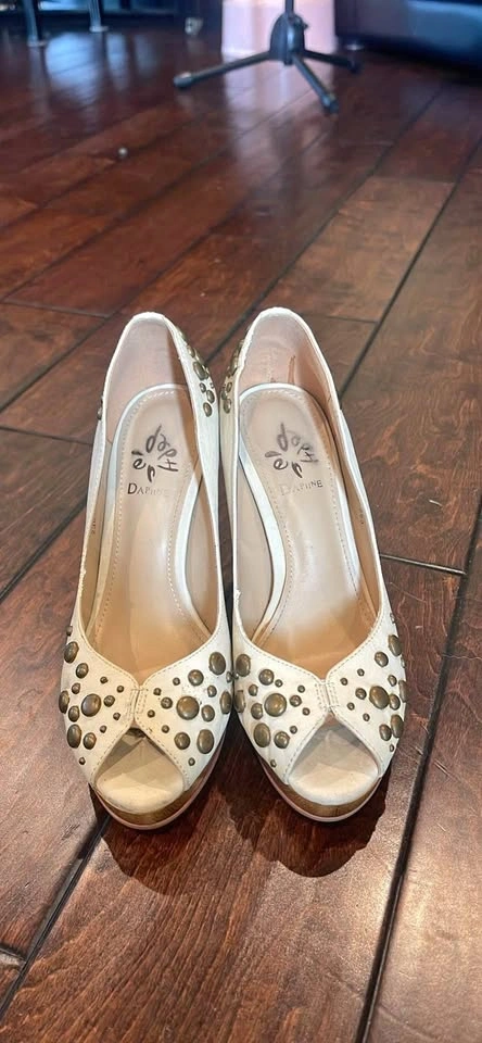 Women’s Daphne Studded Peep Toe Pumps (size 5.5)