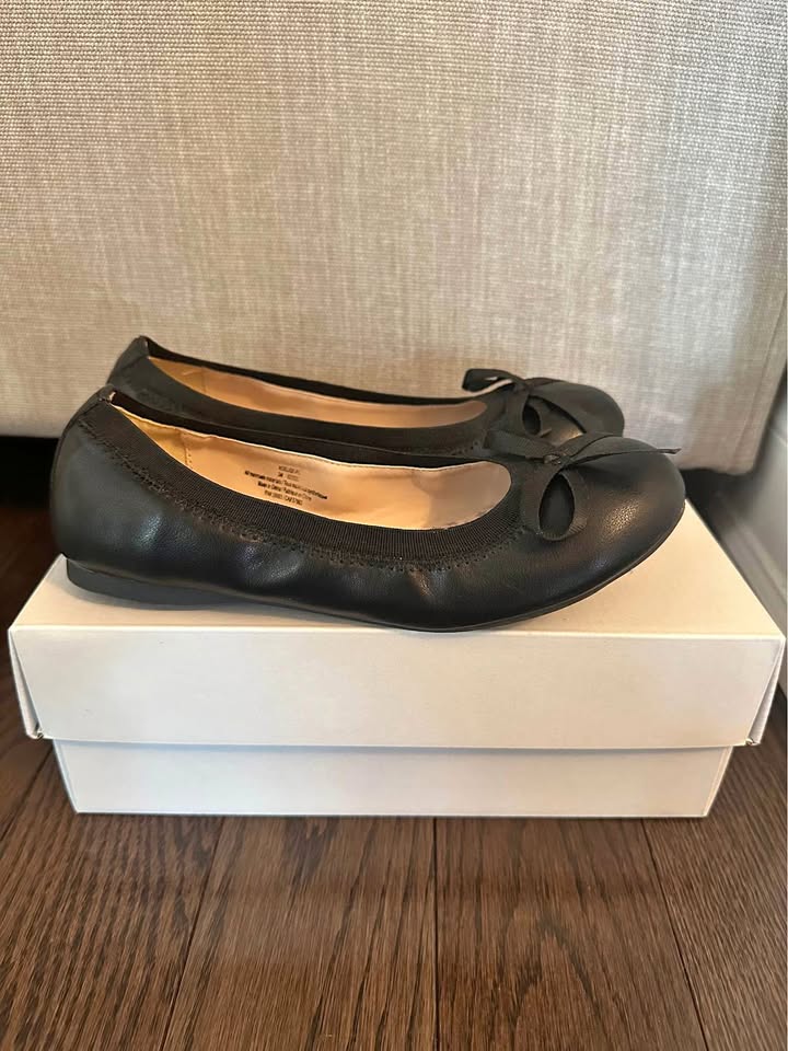 Girls Ballet Flat Shoes - Nordstrom - EUC