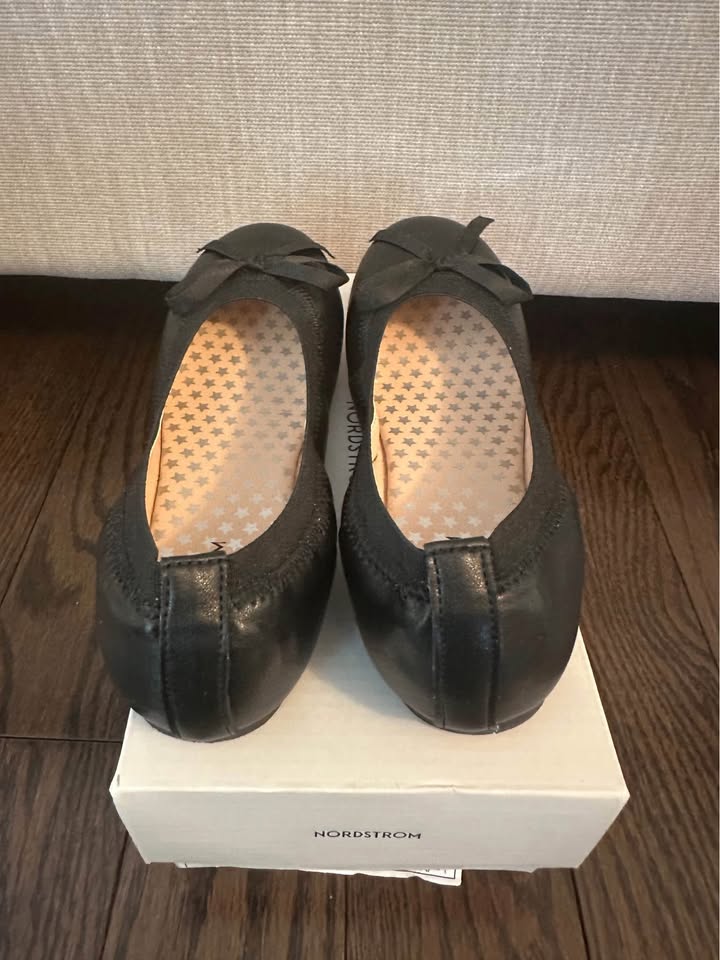 Girls Ballet Flat Shoes - Nordstrom - EUC - photo 4