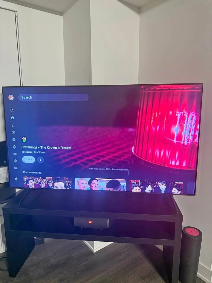 70" Samsung TU7000 4K Smart TV