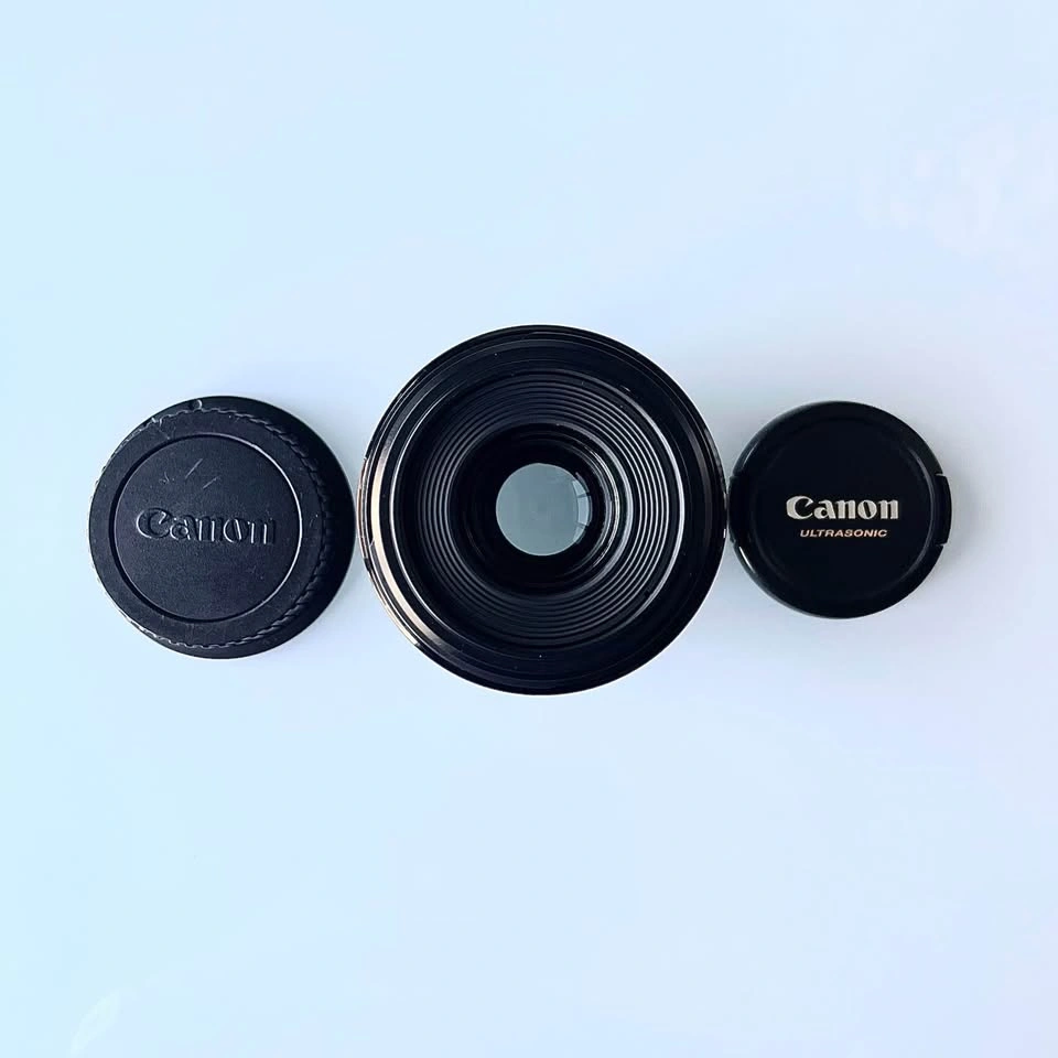 Canon EF-S 60mm f/2.8 Macro USM Lens - photo 3