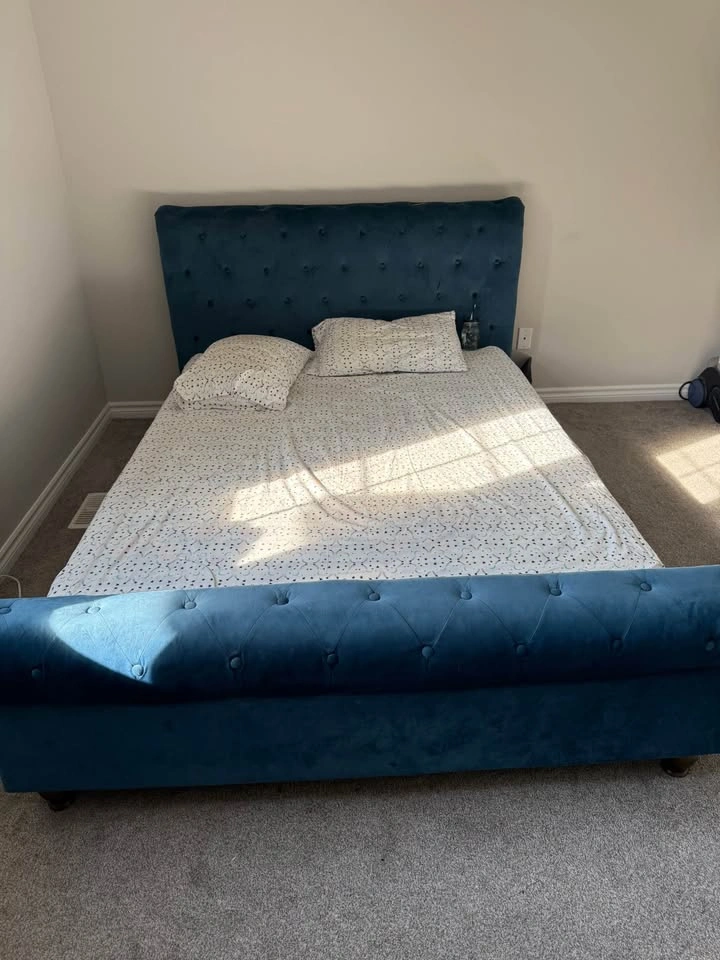 Blue Velvet Queen Sleigh Bed Frame - photo 3