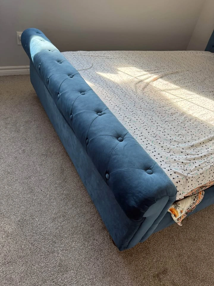 Blue Velvet Queen Sleigh Bed Frame - photo 4