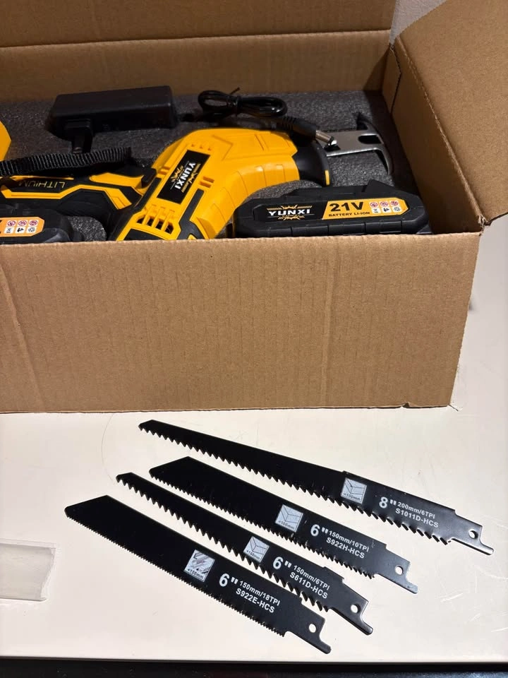 Electric portable Reciprocating saw with 2 batteries - photo 4