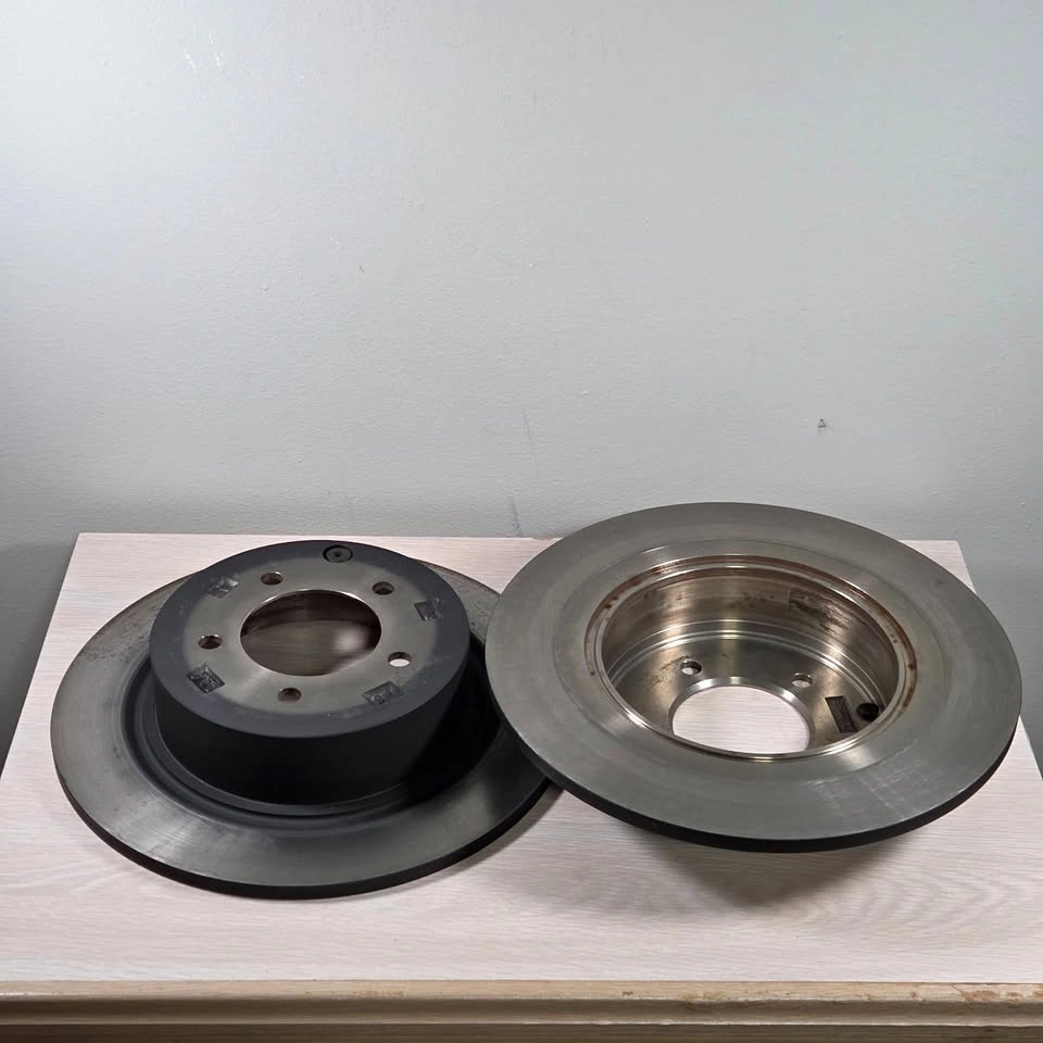2 Rear Disc Brake Rotors + Brake Pads – Mitsubishi Lancer / Outl