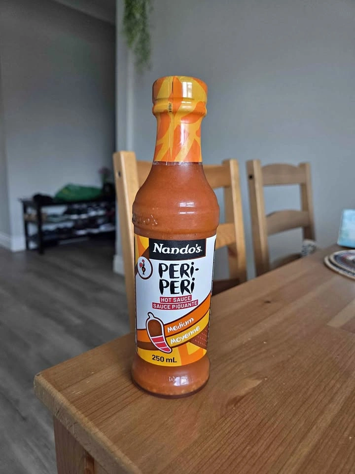 Nando's Peri-Peri Medium Hot Sauce 250 mL
