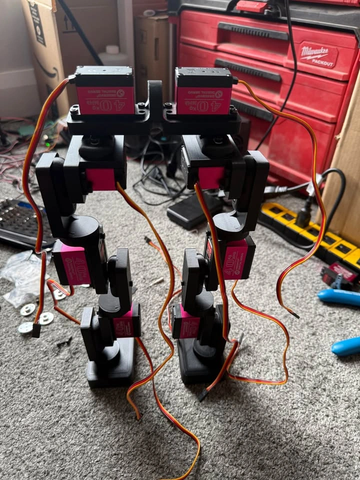 Humanoid robot legs for sale with servos no battery or computer - photo 4