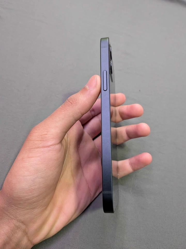 iPhone 12 64GB - Black - Unlocked - photo 3