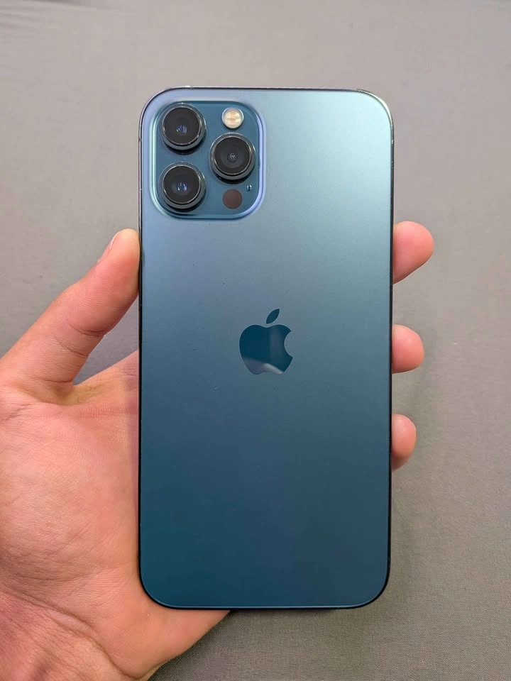 iPhone 12 Pro Max 256GB – Pacific Blue – Unlocked - photo 3
