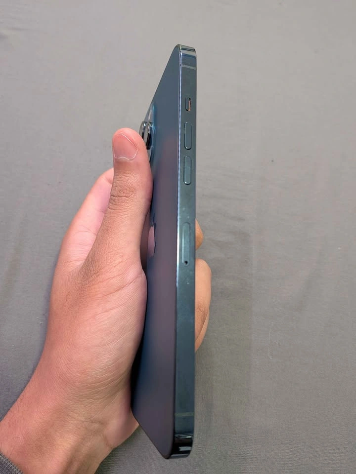 iPhone 12 Pro Max 256GB – Pacific Blue – Unlocked - photo 5