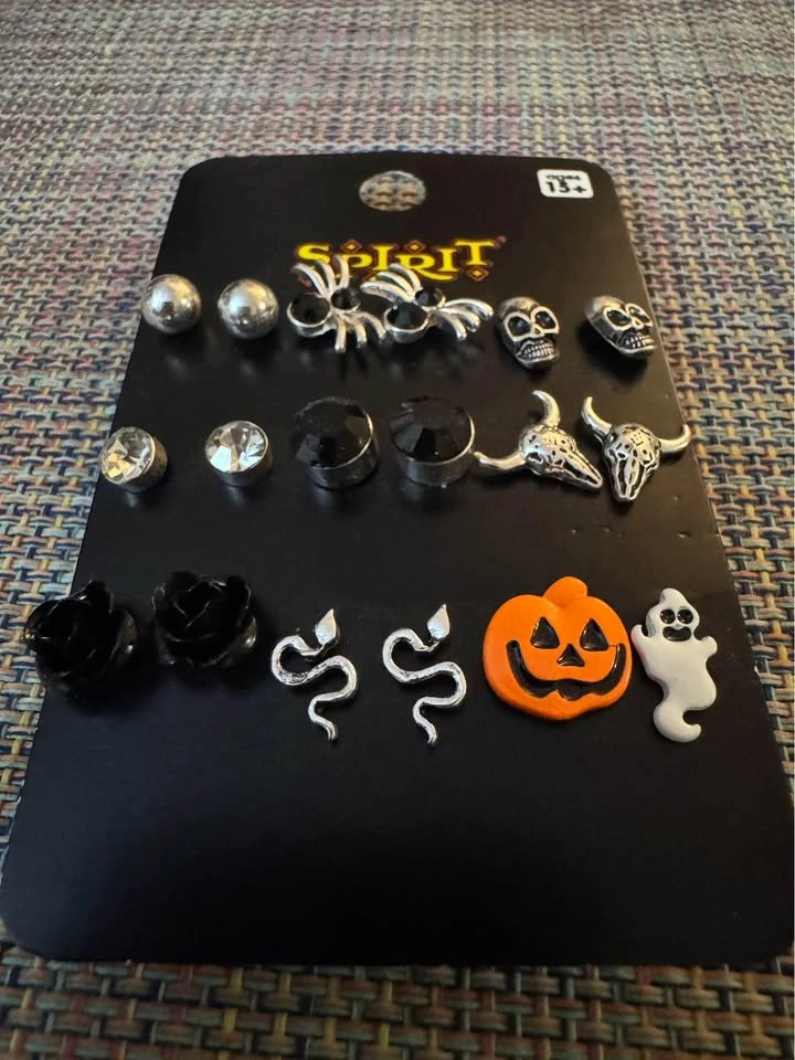 Halloween inspired earrings 🎃👻💀 18 pieces 9 pairs - photo 2